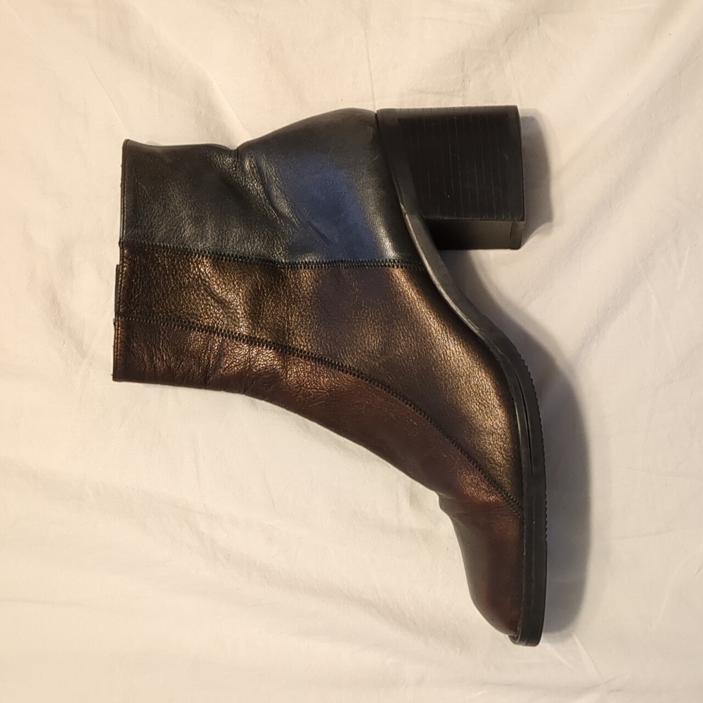 1970s Style Bandolino Metallic Vintage Leather Ankle Boots Square Toe 8.5